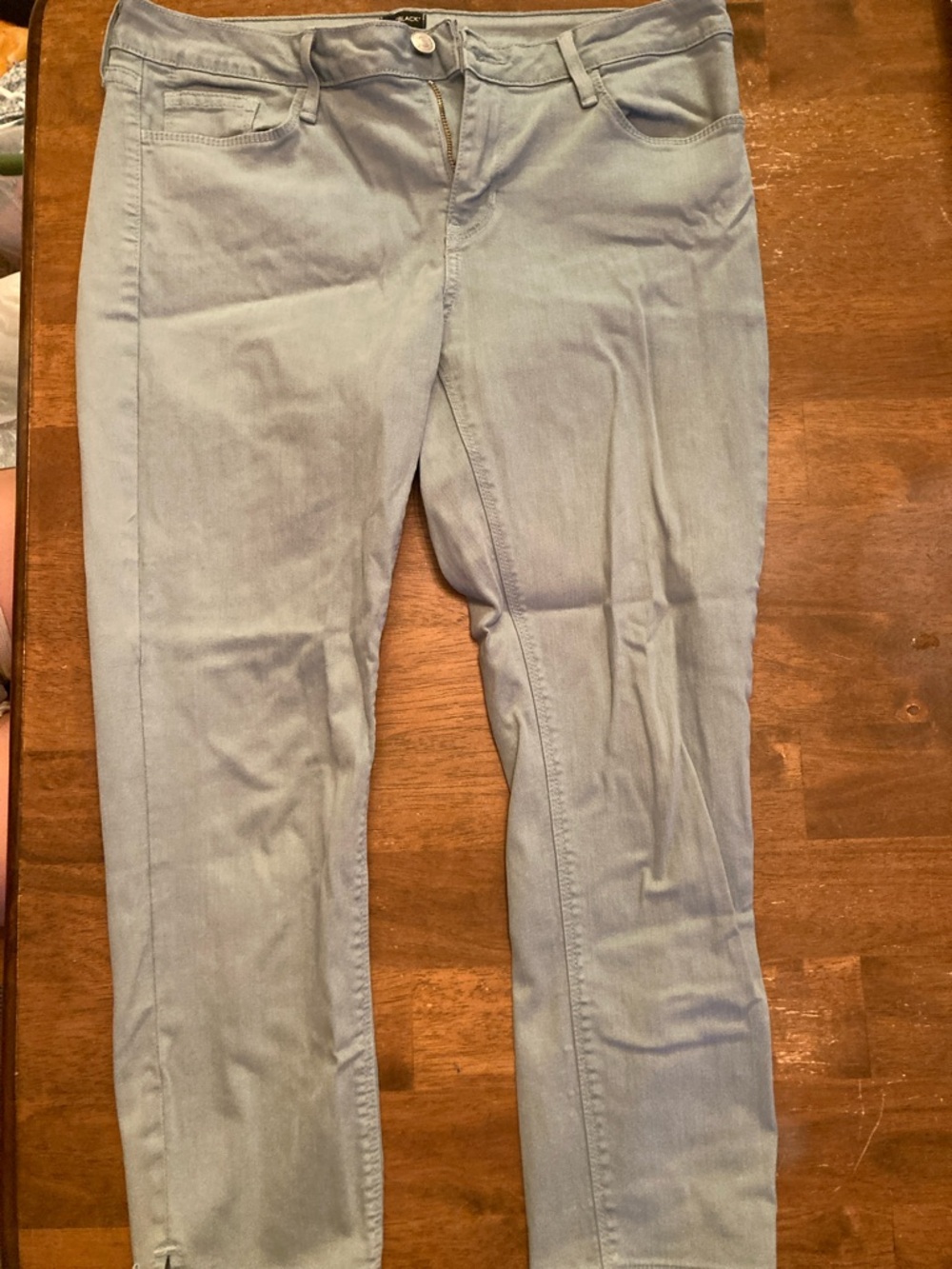 Light Wash Stretch Skinny Capri Jeans